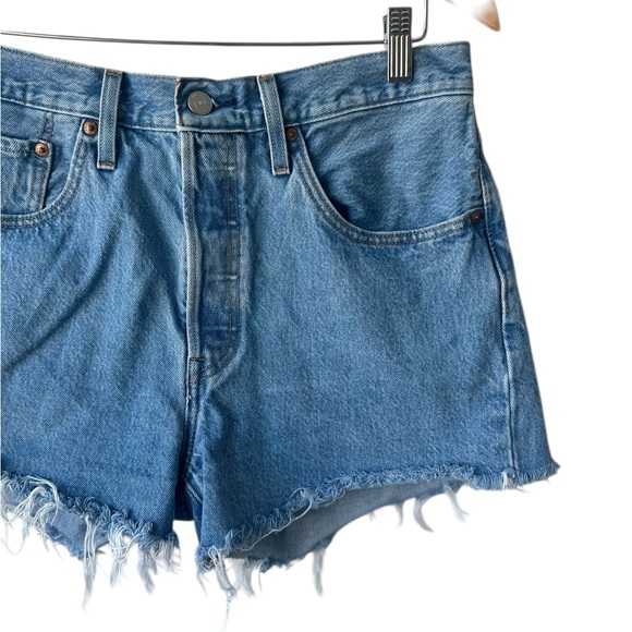 Levis 501 Distressed Jean Shorts 30W - Picture 3 of 11